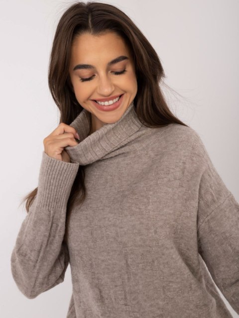Sweter AT-SW-2342-1.35 ciemny bezowy