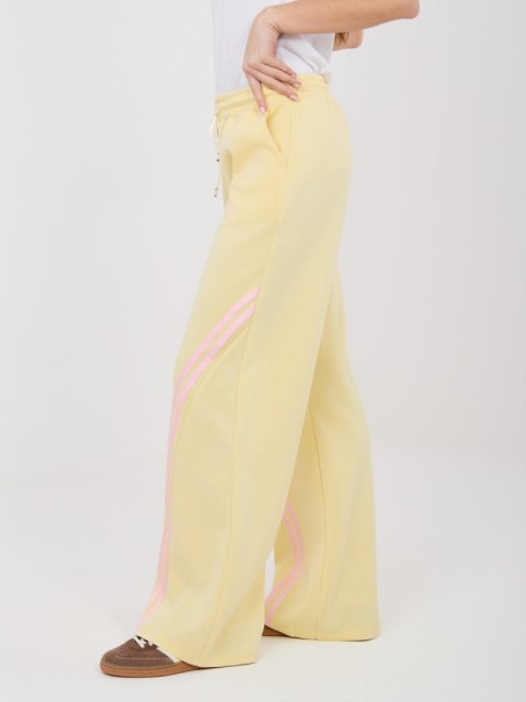 Spodnie dresowe IT-DR-22168.66 jasny żółty