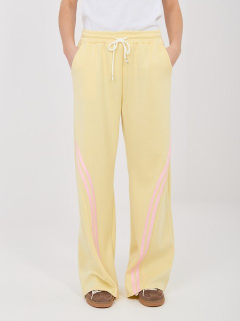 Spodnie dresowe IT-DR-22168.66 jasny żółty