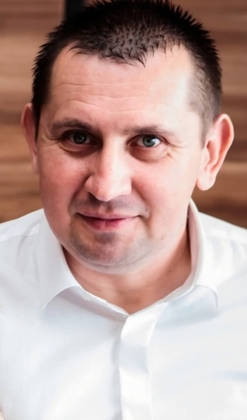Przemyslaw-Rudek-wlasciciel-Mika-By-You-odpowiedzialny-za-strategie-marki-i-rygorystyczna-selekcje-dostawcow-zabawek-erotycznych.jpg